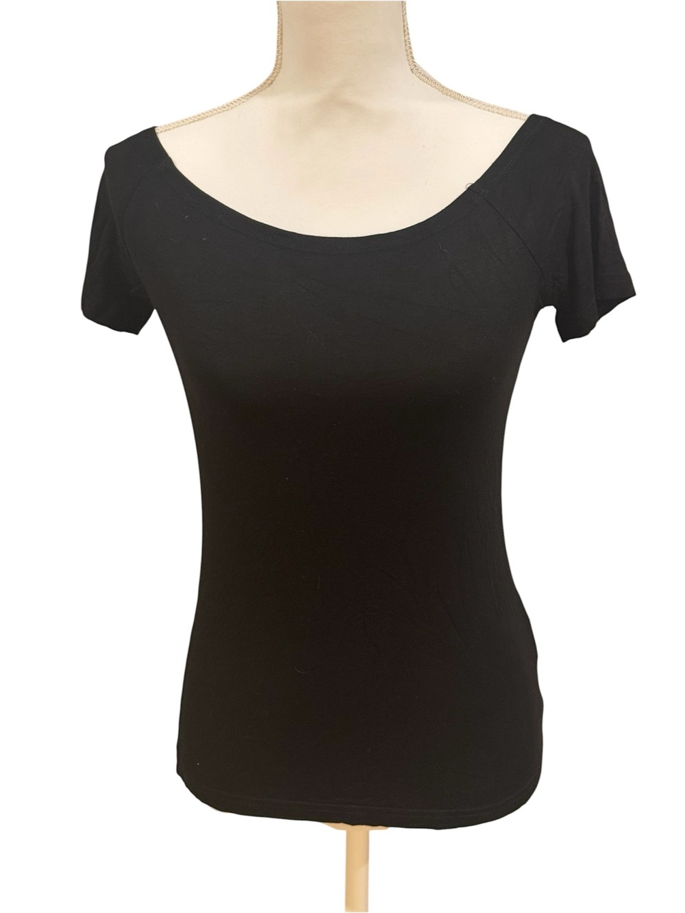 Fuinloth black scoop neck short sleeved top, stretchy & fitted, M.